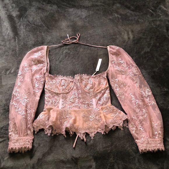 V Chapman Zinnia Top in Elderberry - Picture 3 of 8